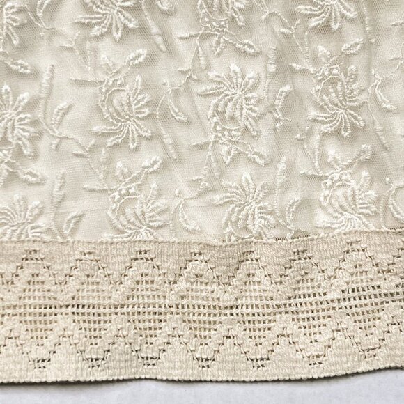 American Eagle Outfitters Ivory Cotton Embroidered Lace Criss-Cross Mini Size 6 - Picture 6 of 8